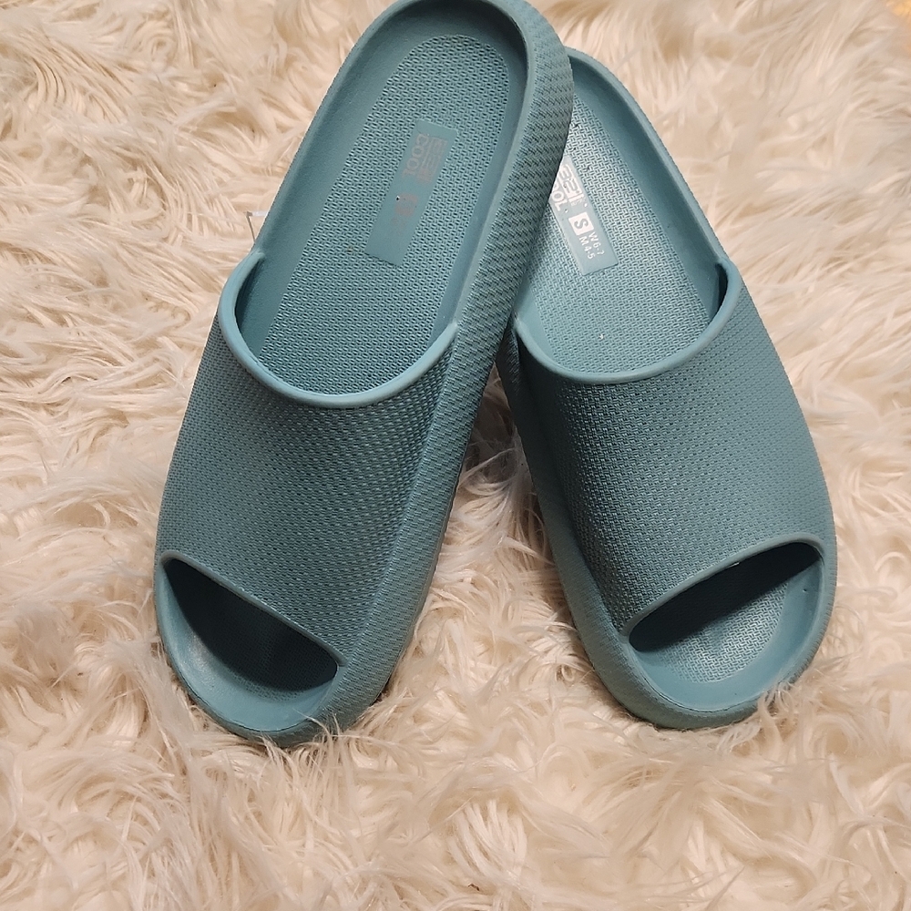 32 Degrees Blue Slide Sandals for Casual Comfort